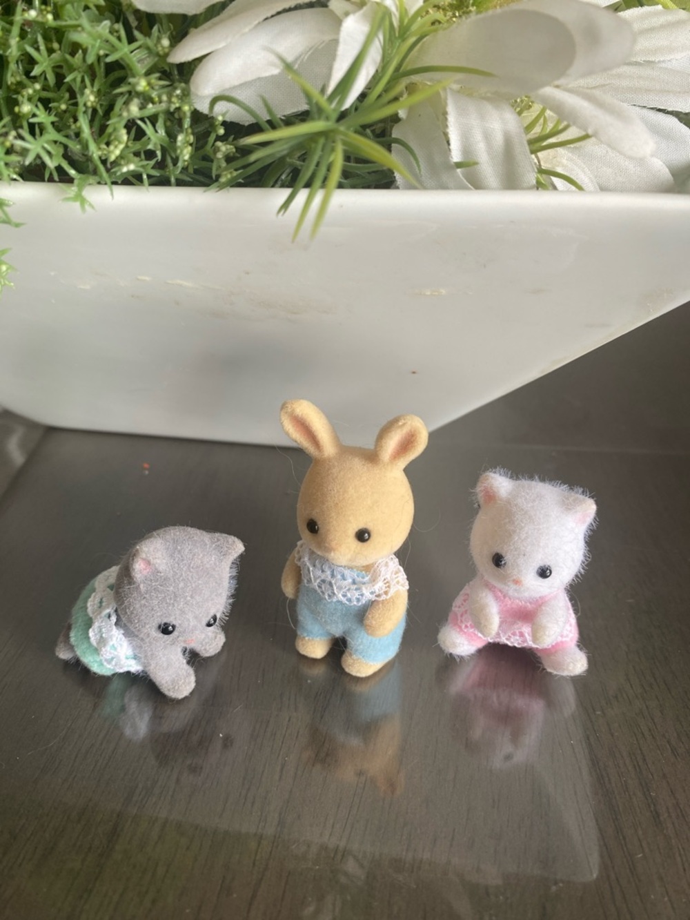 Adoption! Calico Critters Baby Cats Baby Bunny figurine toys